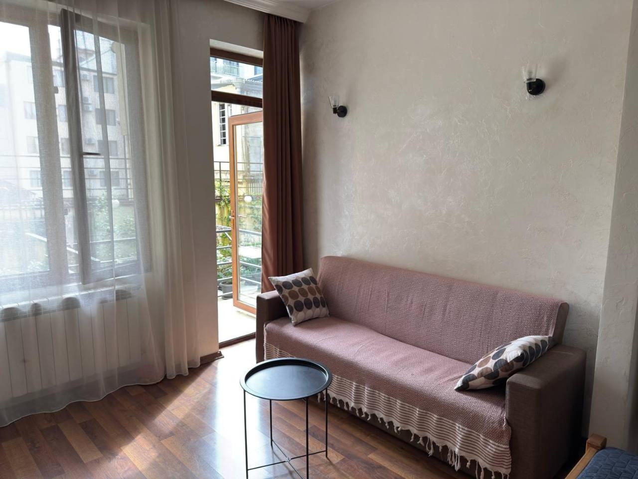 Tavdadebuli Apartment Batoemi Buitenkant foto